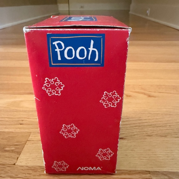 Winnie the Pooh Christmas Ornament Pooh Ice Skating with Box - Picture 13 of 14